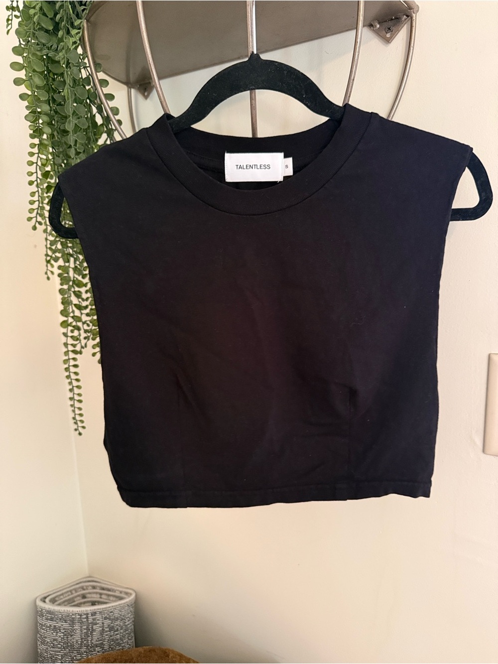 Talentless Cropped Muscle Tee